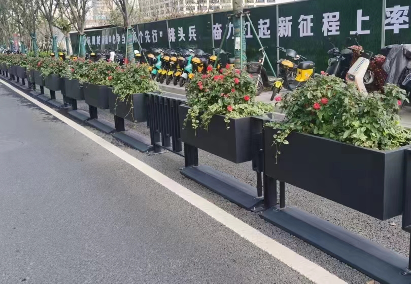 昌平不锈钢花箱厂家/雨水花箱定制厂家/花箱护栏