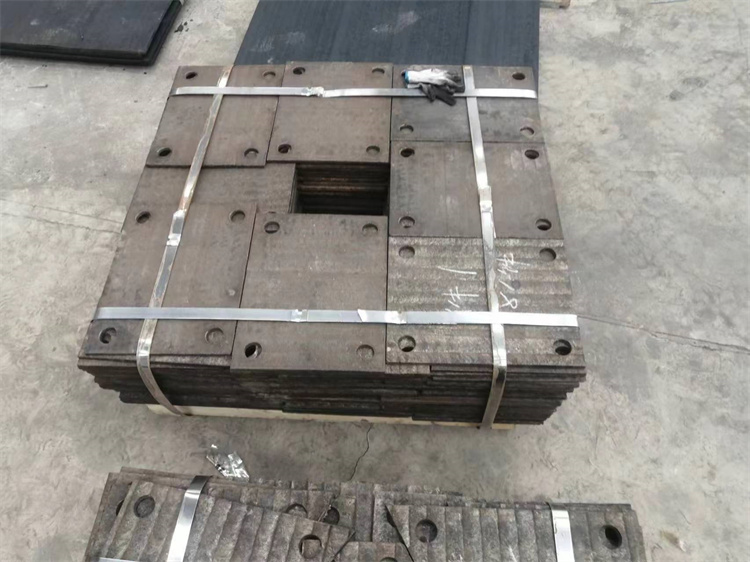 宁德堆焊耐磨钢板-16+15堆焊耐磨钢板现货充足