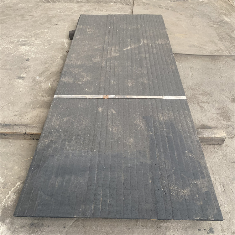 石河子信铬钢耐磨合金板-10+10堆焊耐磨钢板厂家定制