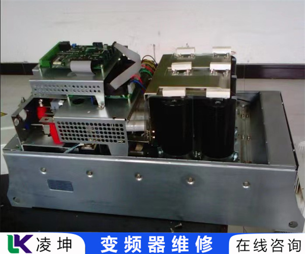 Schneider变频器报CnF故障代码维修秘籍