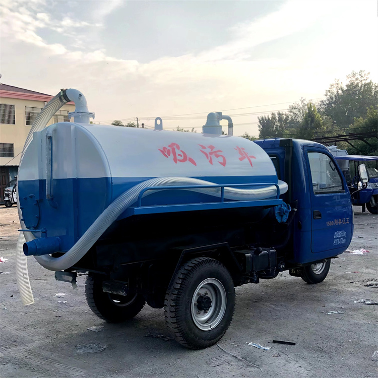 泗县柴油真空吸粪车驾驶式运输平稳小型粪便车罐体加厚