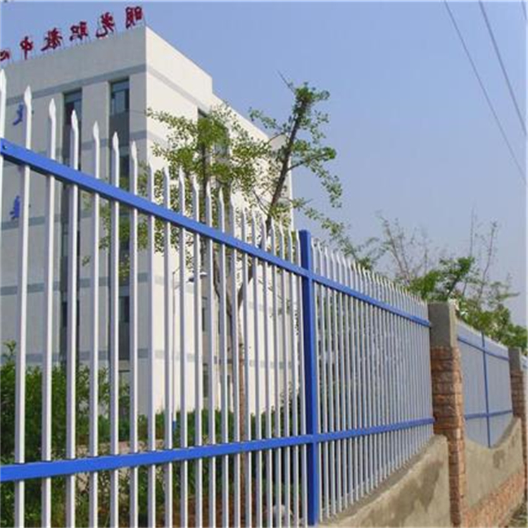 学校三横杆锌钢围栏财润丝网供应小区锌钢护栏按需定制