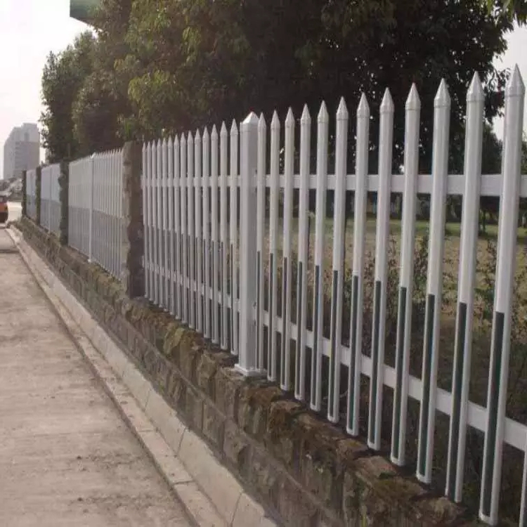 围墙蓝白色铁围栏财润丝网供应小区铁管围栏异型定制