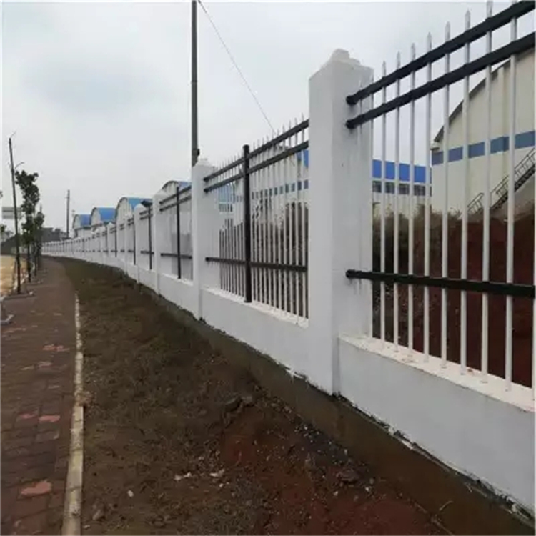宅基地两横杆围栏财润丝网供应蓝白色住宅围栏定做异型