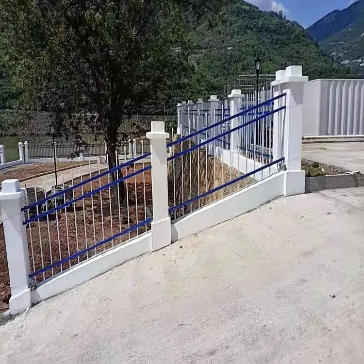 庭院预埋式铁栅栏财润丝网供应蓝白色锌钢围栏防腐性好