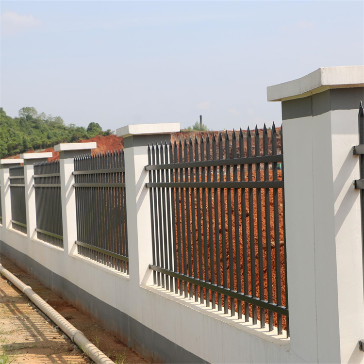 围墙墙头用锌钢栏杆财润丝网供应阳台护栏定做异型