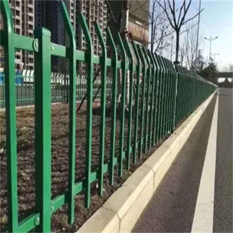 室外铁管围栏财润丝网供应喷漆锌钢栅栏颜色可定制
