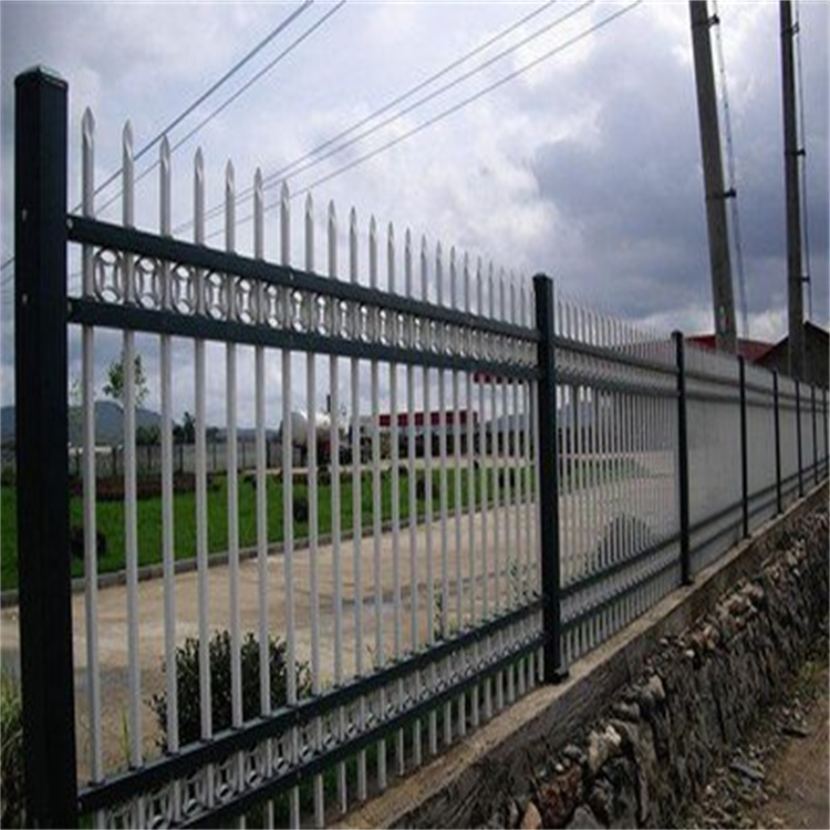 院墙墙头用铁管栅栏财润丝网供应蓝白色铁管栅栏定制定做