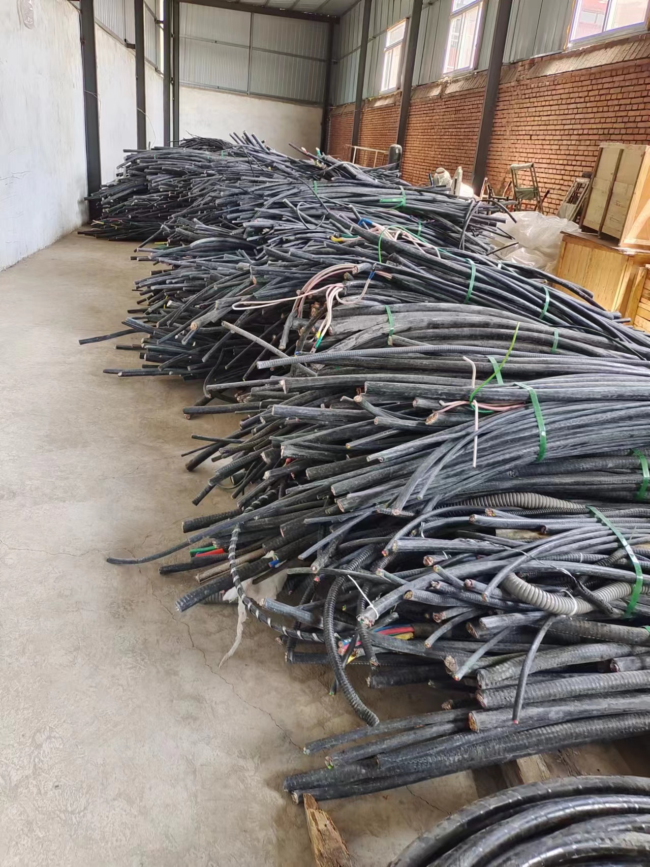 东湖矿用电缆回收  回收低压电缆厂家信息