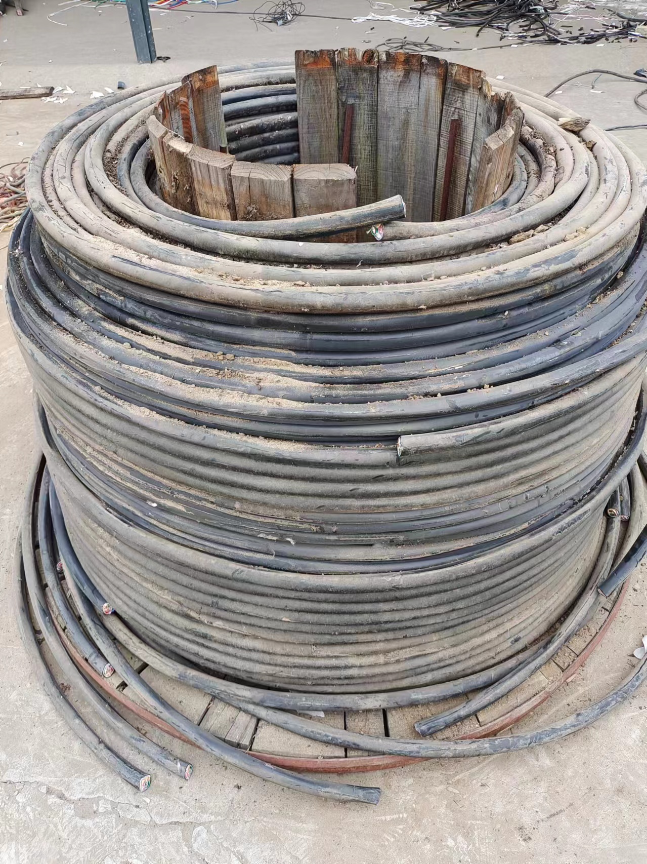东山工程剩余电缆回收  整轴电缆回收报价方式