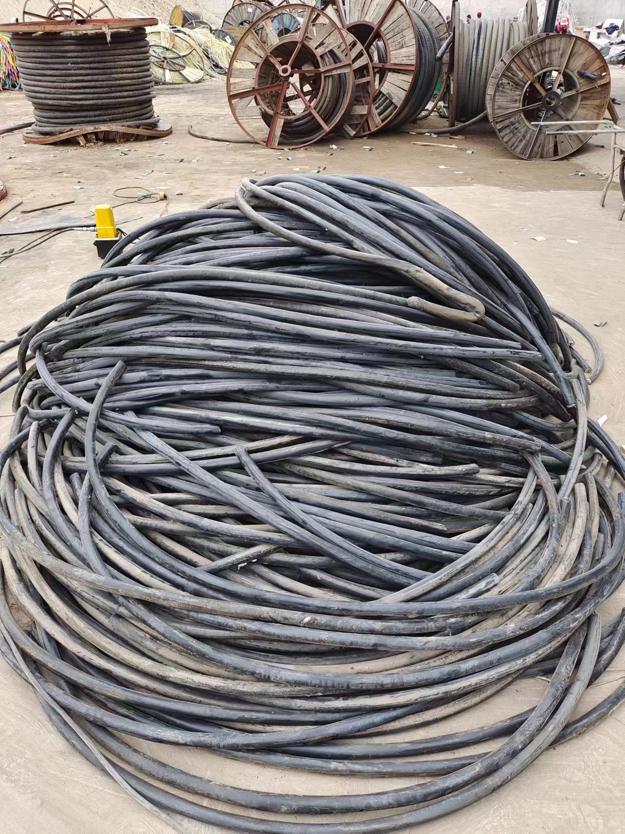 乡宁电缆回收  淘汰电缆回收当场结算