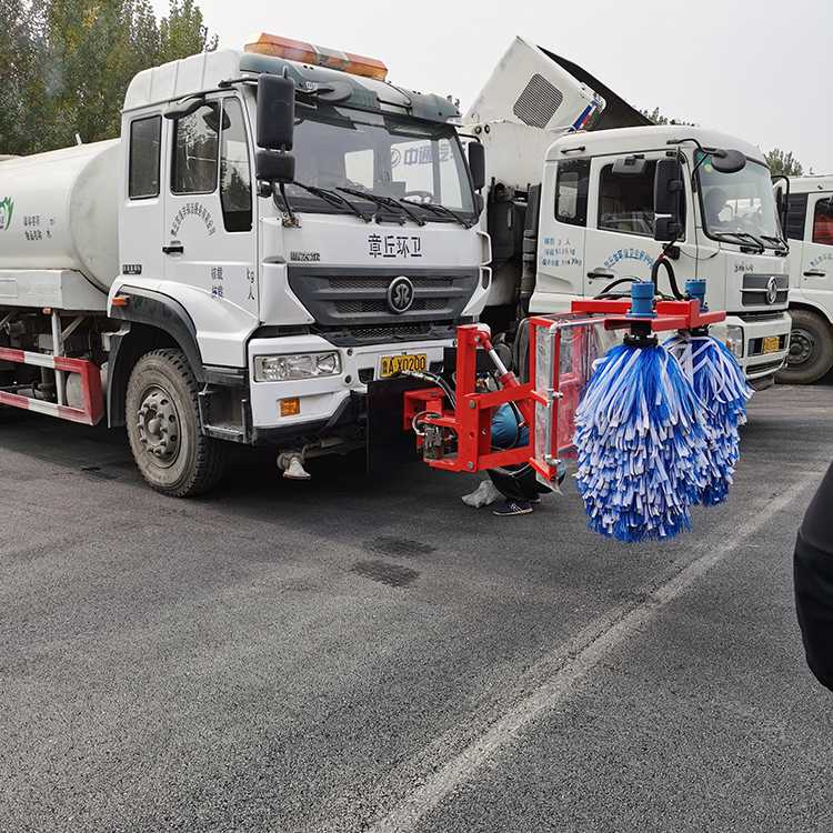 道路隔离栏杆清洗机一汽护栏清洗车货源充足