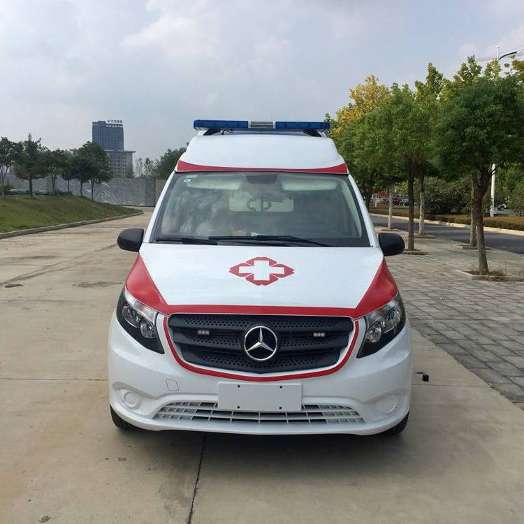 湖南长沙私家救护转运-长途救护车转运多少钱-24小时调度
