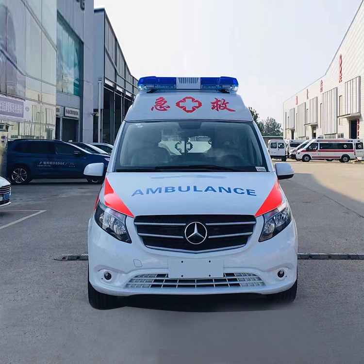 河北沧州救护车转运-长途救护车护送病人-随车医护人员