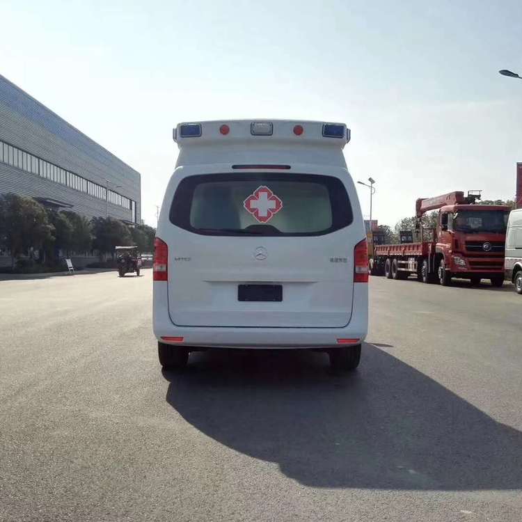 新疆可克达拉去外地救护车-私人救护车长途转运-可24小时预约