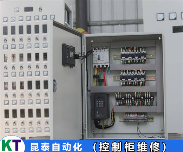 DELTA台达控制柜信号灯闪烁维修欠压