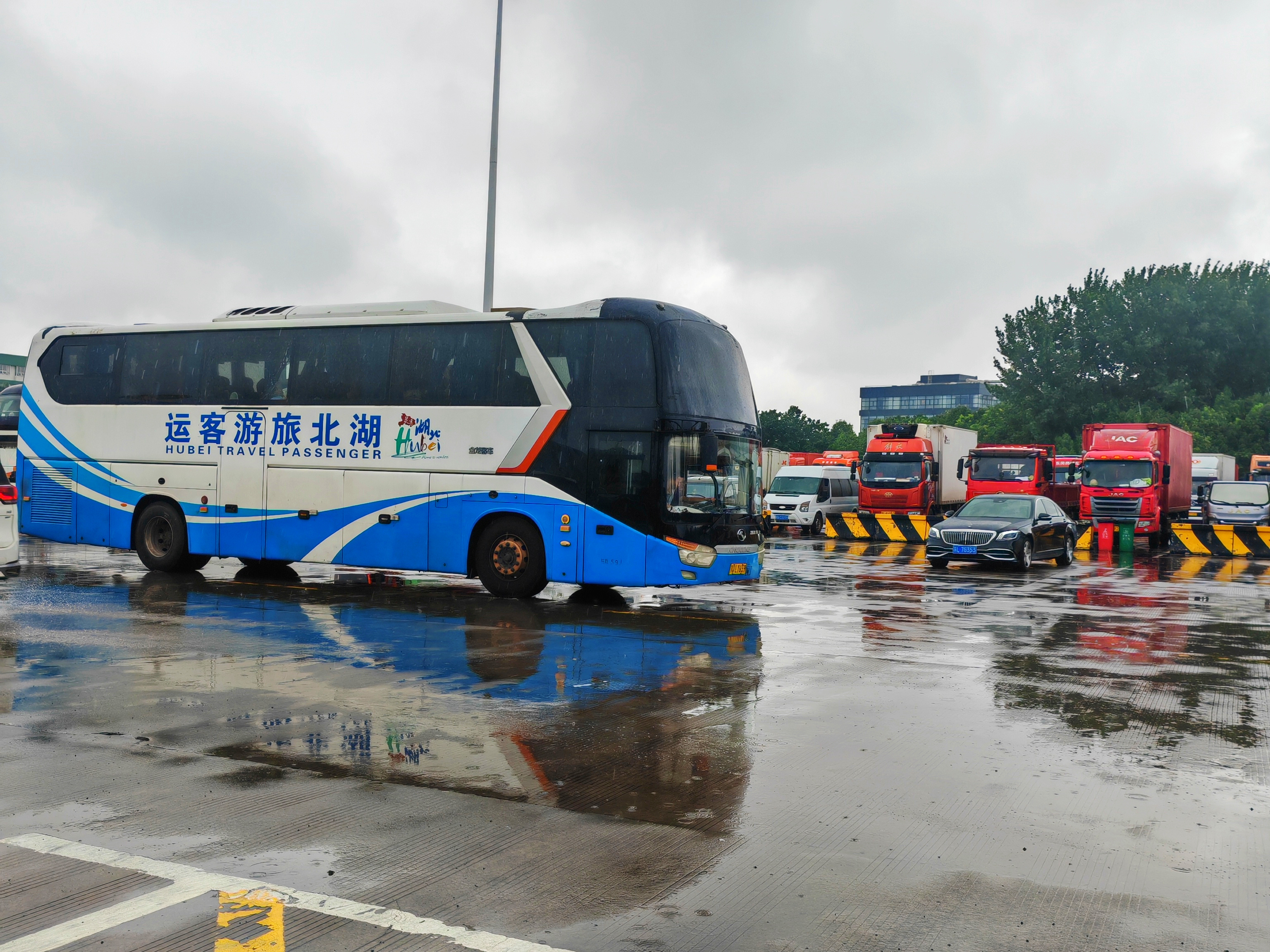 大巴/昆明到苍南直达长途汽车/客车驾驶员电话/客车