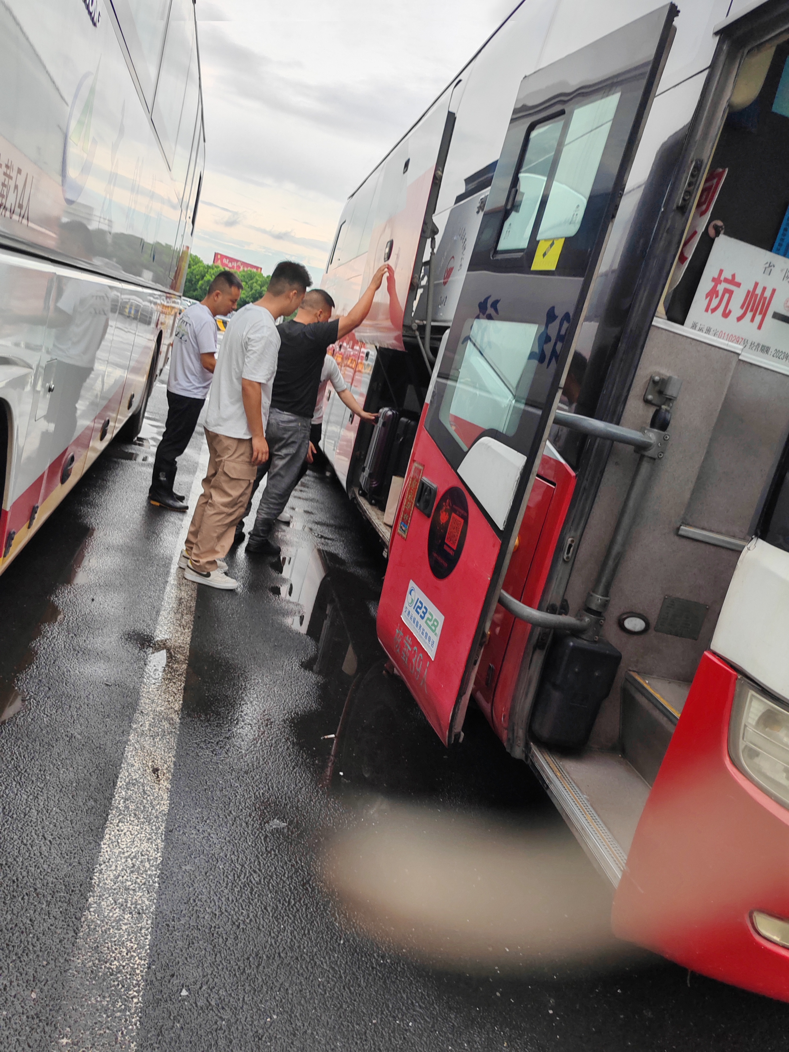 购票/曲靖到阜宁长途大巴车车带充电/客车