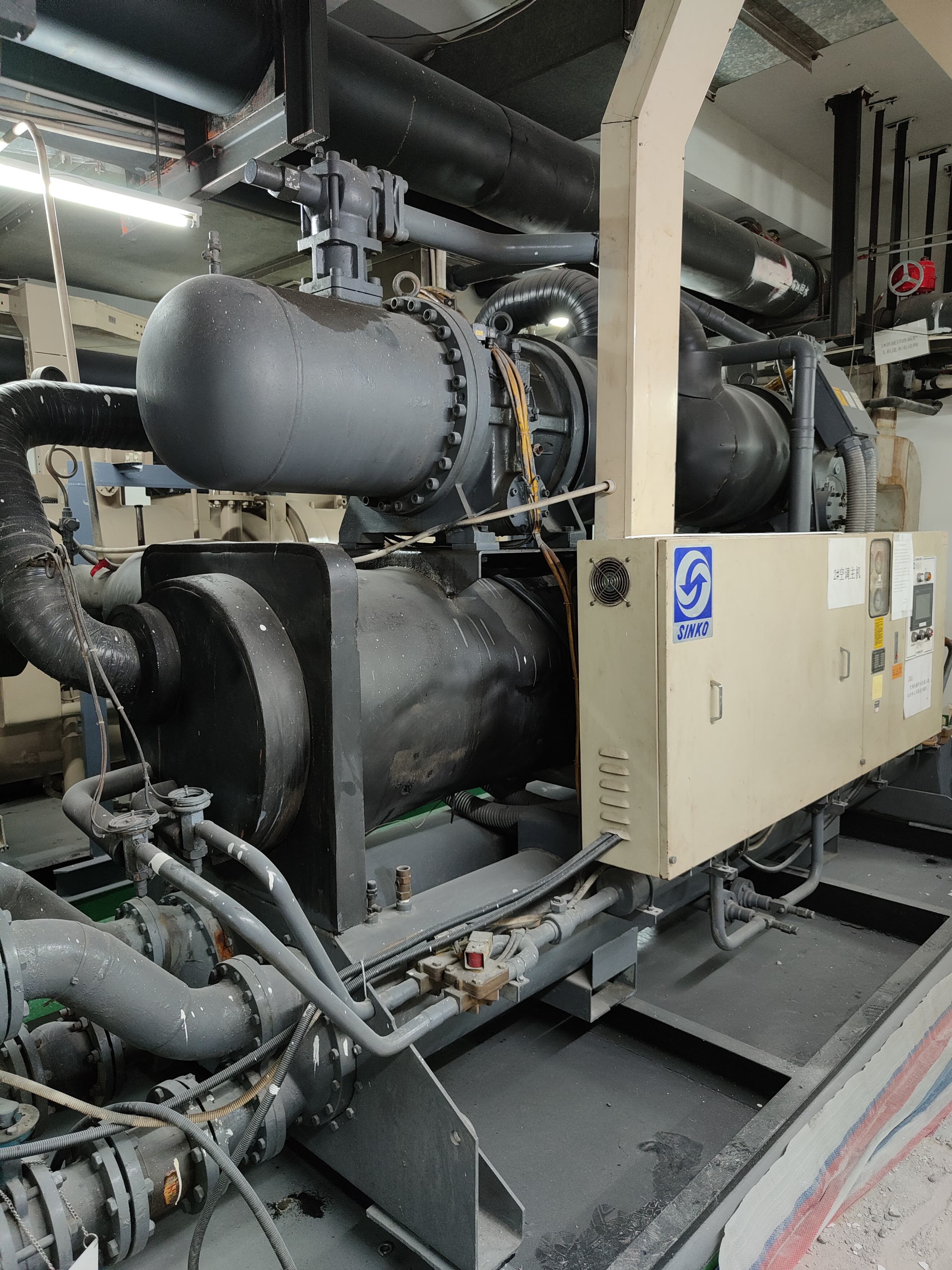 宝安区旧空调回收/螺杆风冷热泵机组回收/拆除方案