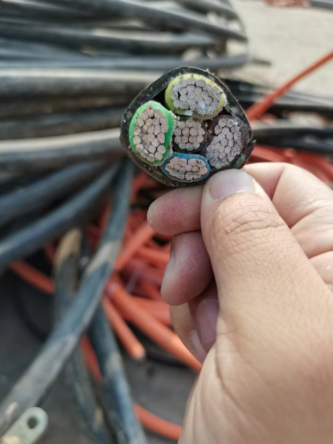光伏电缆回收 二手电缆回收免费估价
