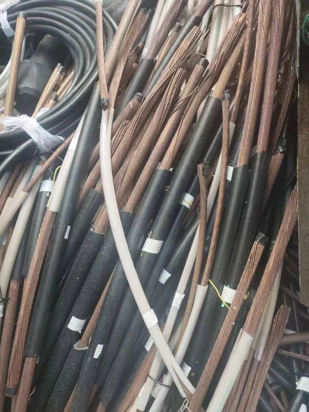 各种电线电缆回收 高压电缆回收团队