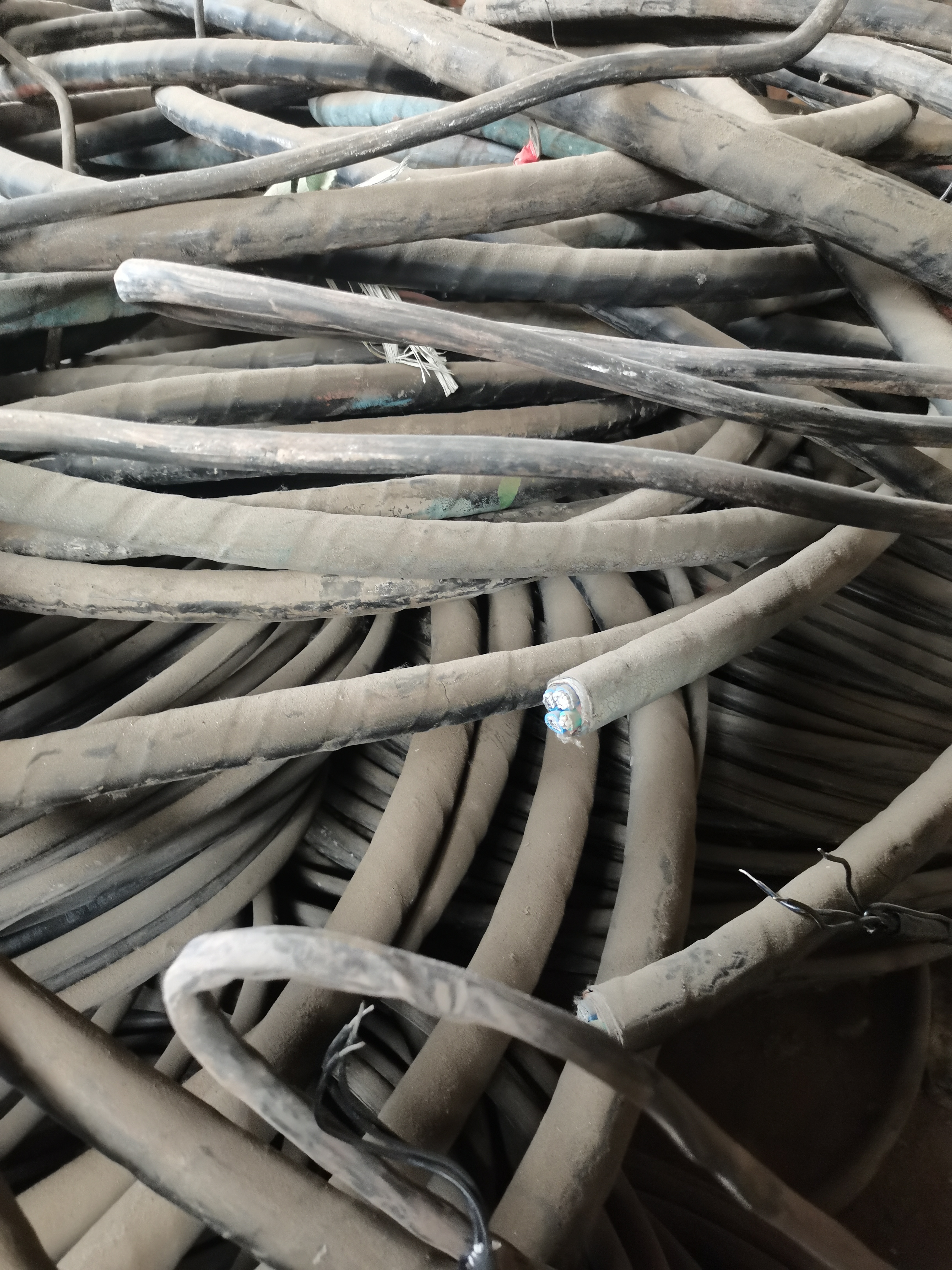 达州光伏电缆回收 铝导线回收