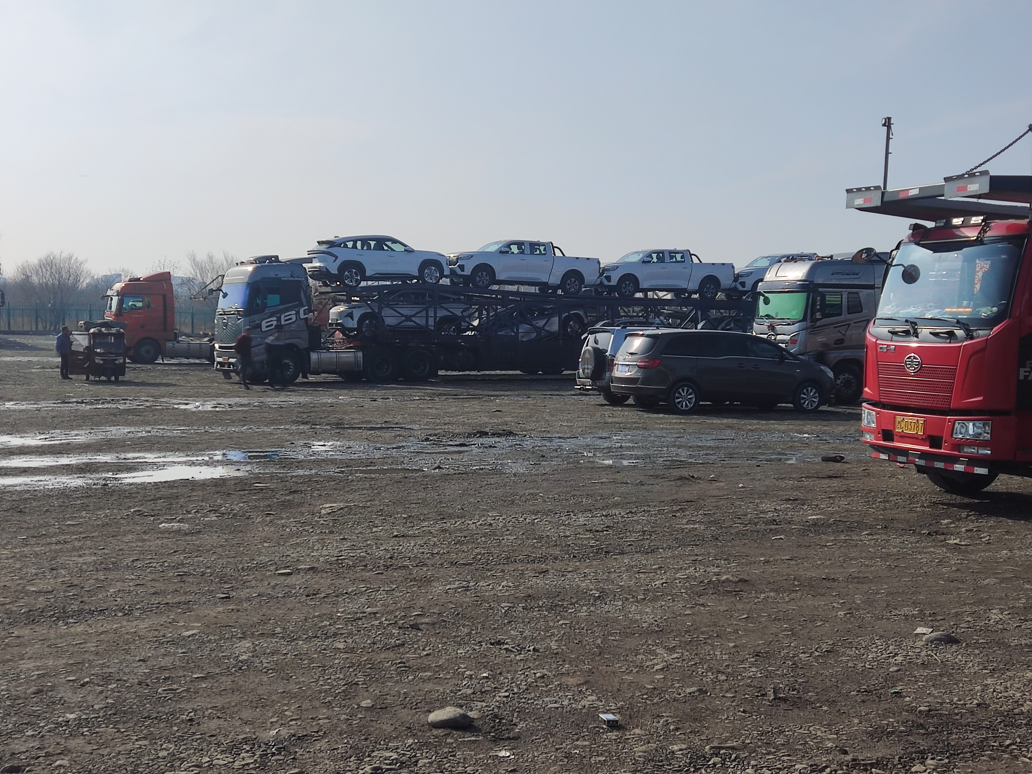 新疆山子轿车托运公司-需要多少钱，几天到//新疆运车帮汽车托运