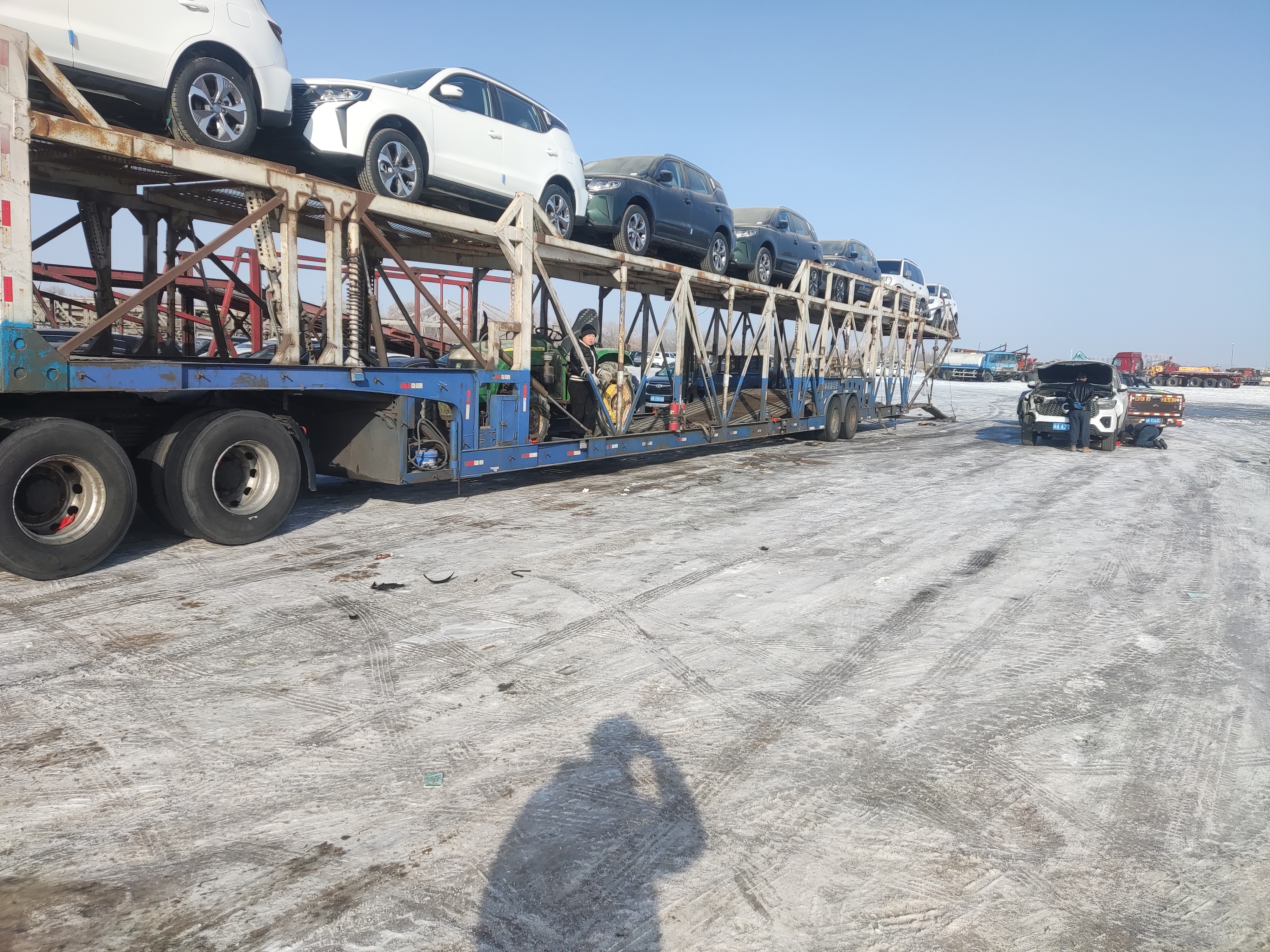 从新疆沙依巴克区到秦皇岛轿车托运公司-需要多少钱，几天到