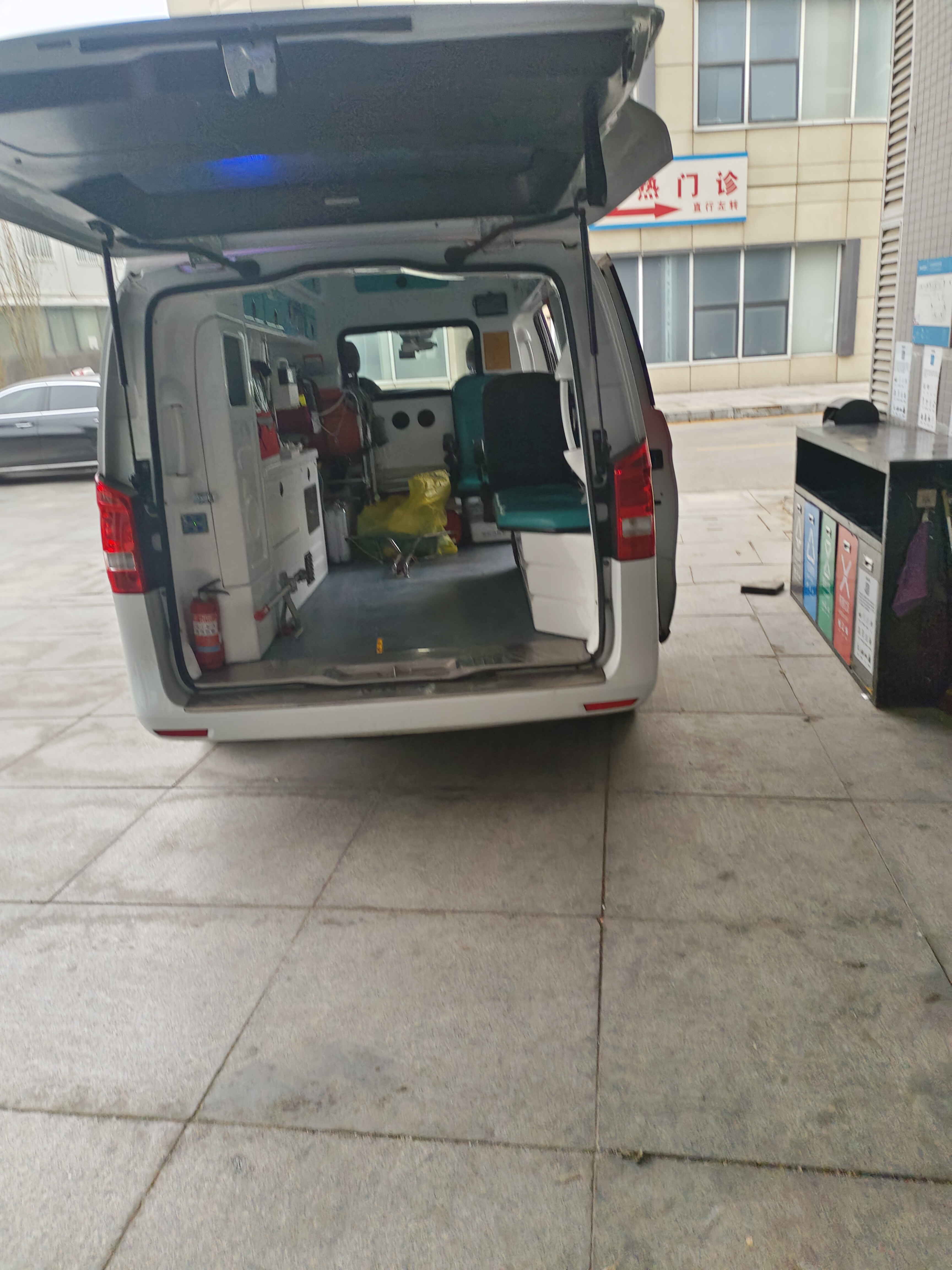 黄石市内转院活动保障 长途救护车出租 快速派车