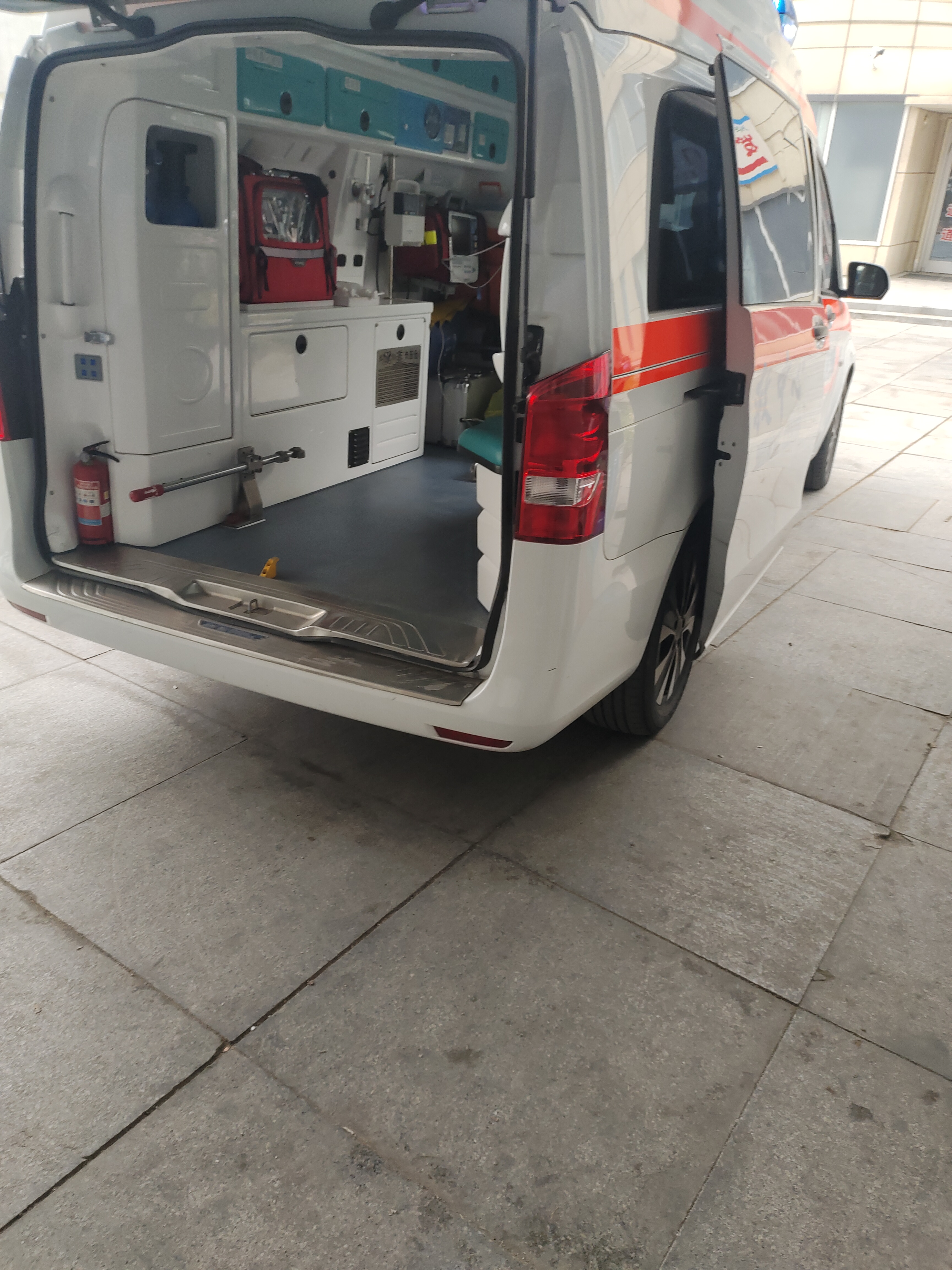 铜川市内转院活动保障 救护车出租 快速派车