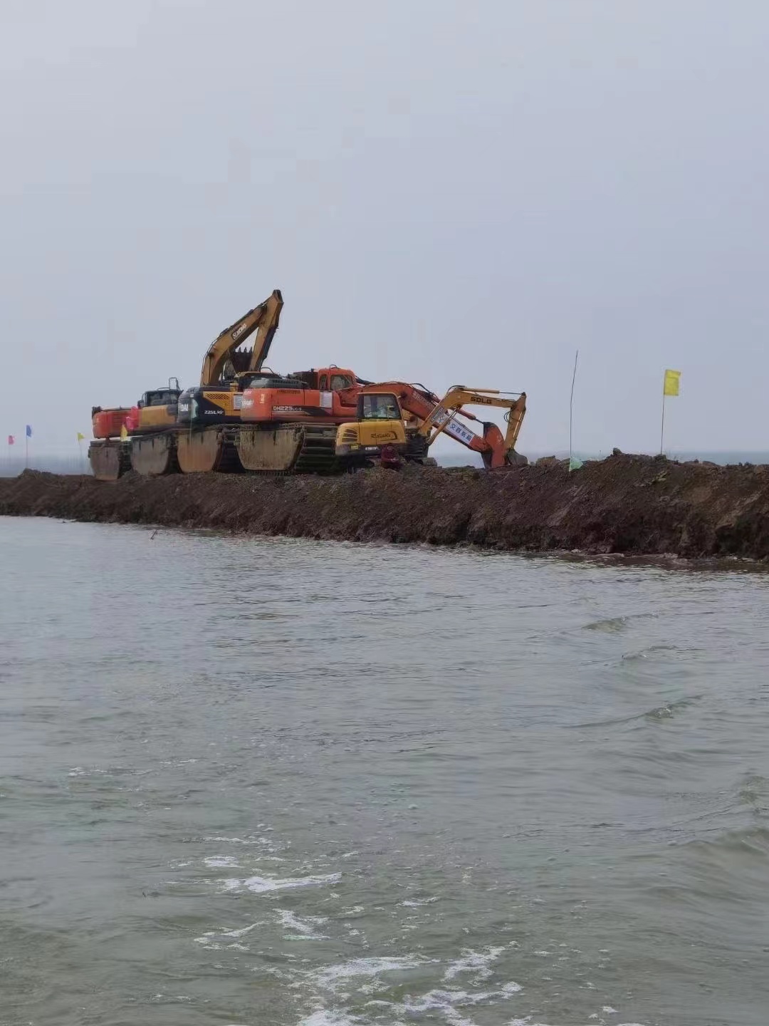 宁波水下挖土机出租漂浮