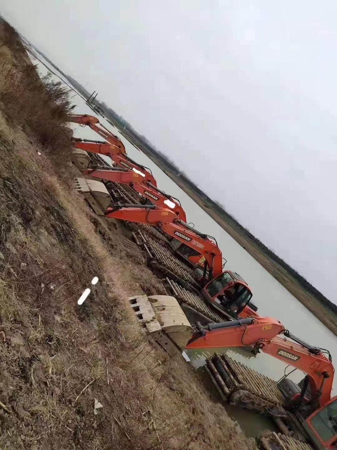 鄢陵县水上浮筒挖掘机出租平台