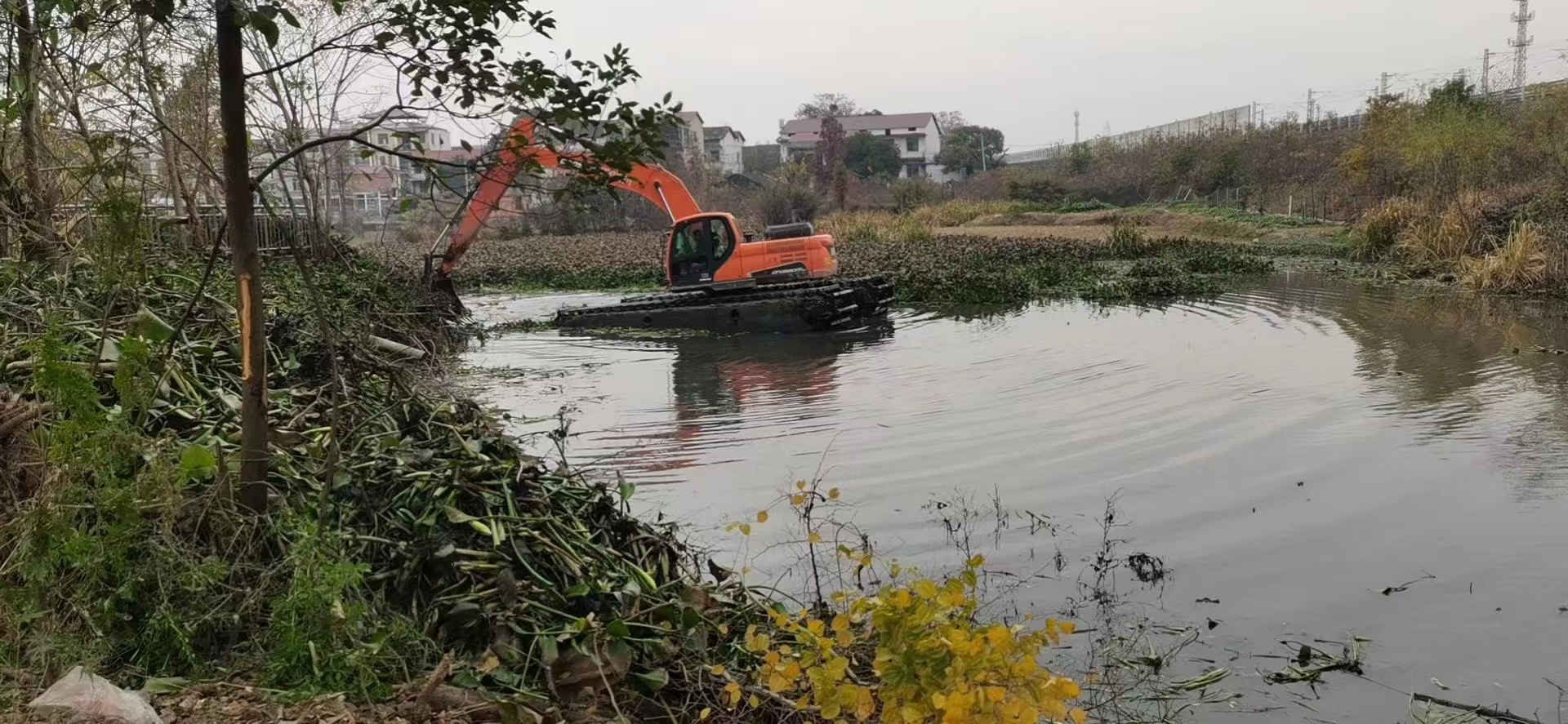 西宁水下挖掘机出租厂家推荐