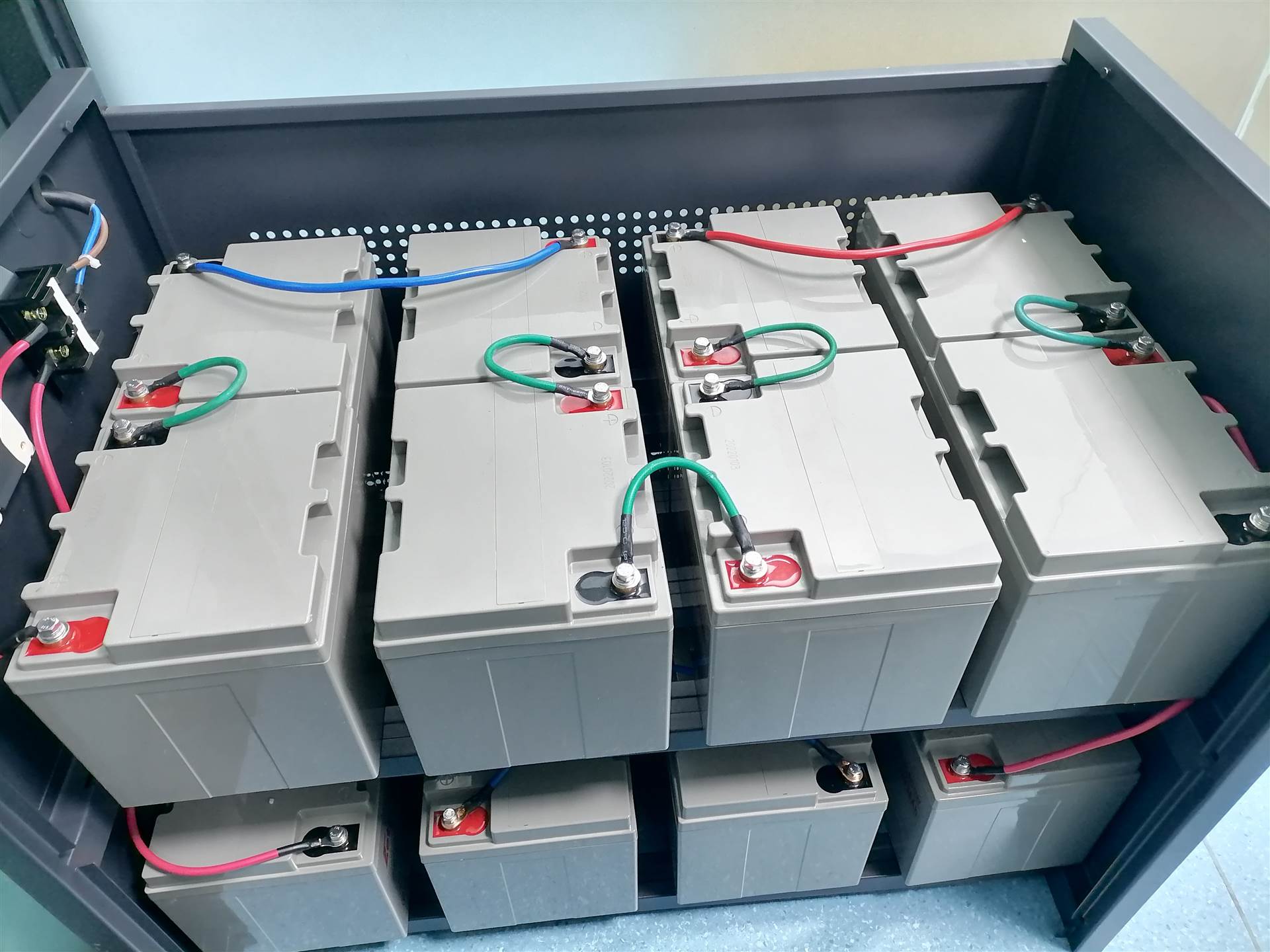 深圳南山区回收报废电池-山特ups电池回收公司