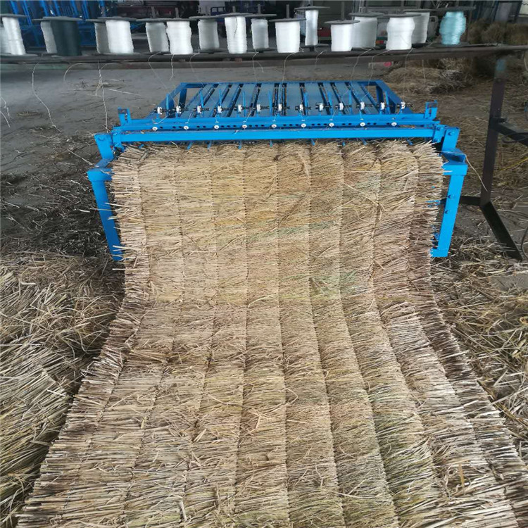 小麦秸秆编织机大棚草帘机不挑扣不断线的草毡子机