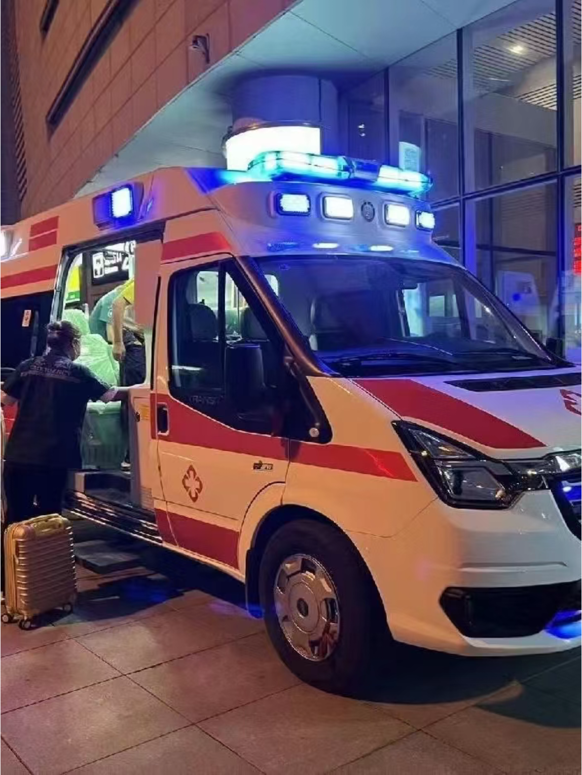 惠州找救护车长途转院出院转院-救护车转运平台