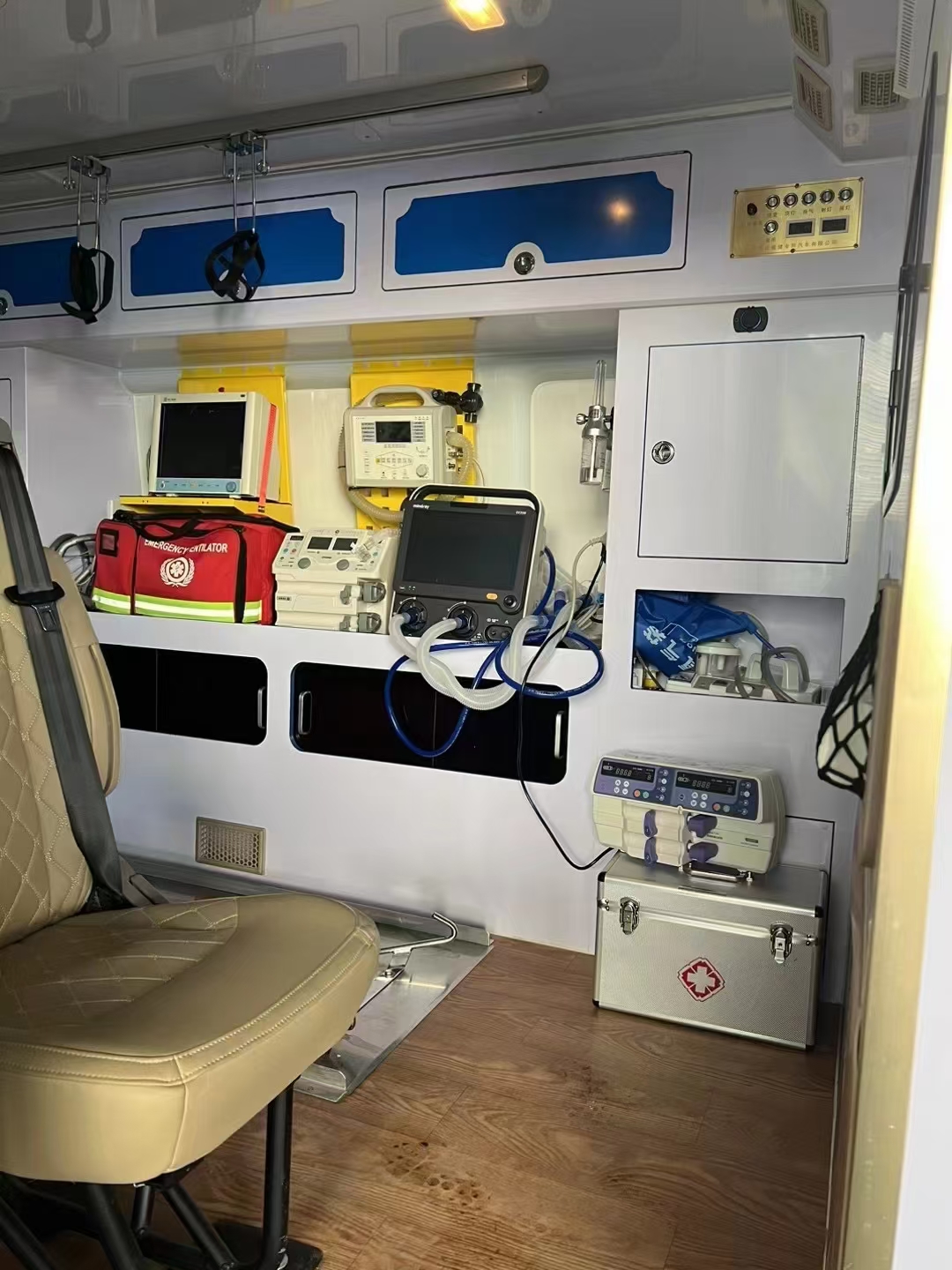 长沙救护车长途转院重症转院,设备