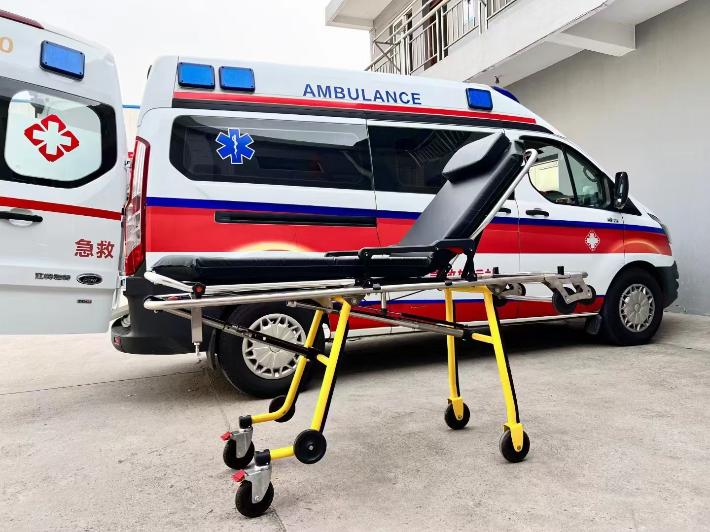 长沙救护车跨省转院跨省护送病人,司机经验足