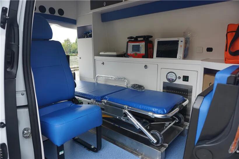 广州救护车出租,长途护送患者-急救设备