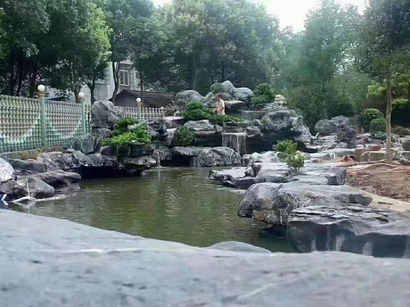 朔州塑石假山厂家大型园林假山广场制作假山园林景观工程