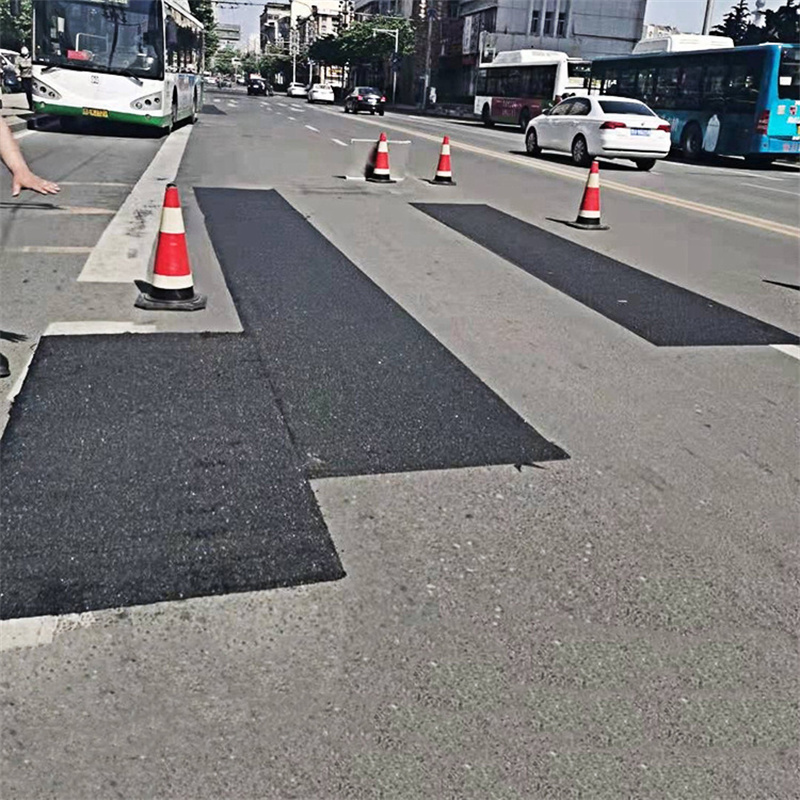 河池瀝青路含砂龜網裂貼作用路翻新網狀裂紋修復貼